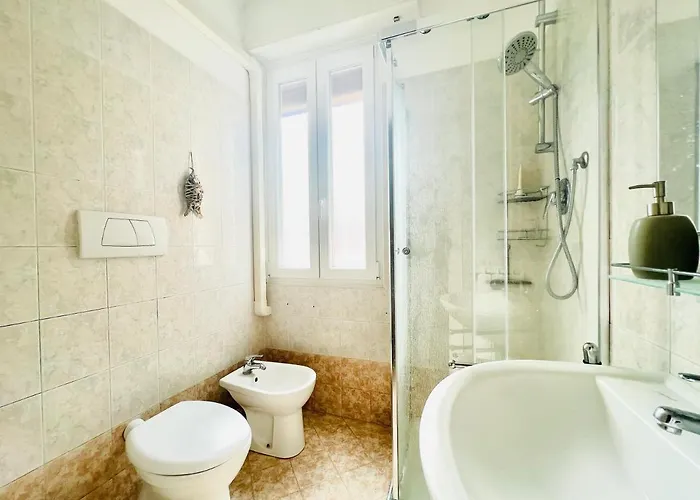 Astraldi - A 2 Minuti Dall'ariston * San Remo