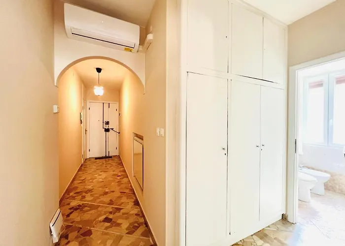 Astraldi - A 2 Minuti Dall'ariston * San Remo