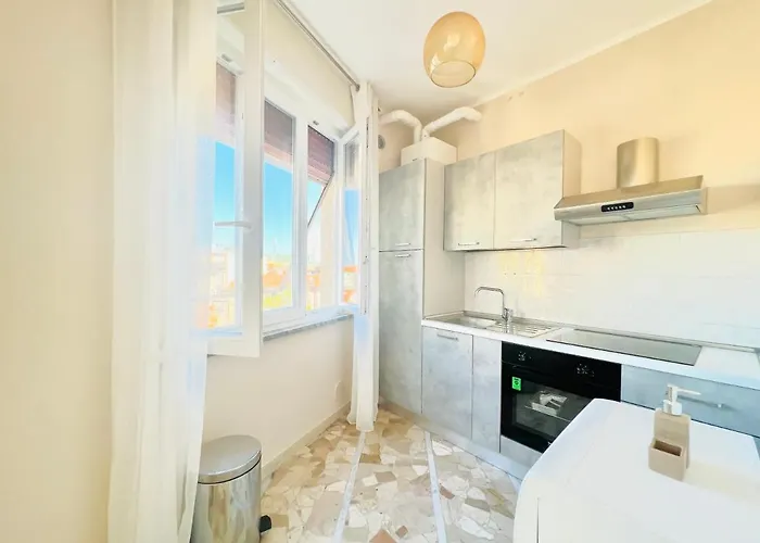 Astraldi - A 2 Minuti Dall'ariston *