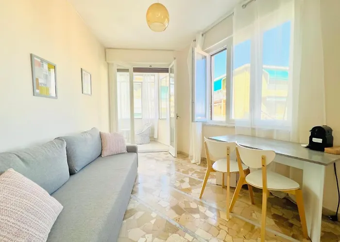 Astraldi - A 2 Minuti Dall'ariston Apartman *