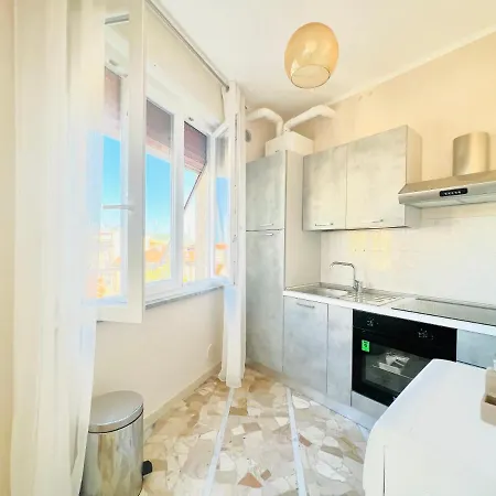 Astraldi - A 2 Minuti Dall'ariston *